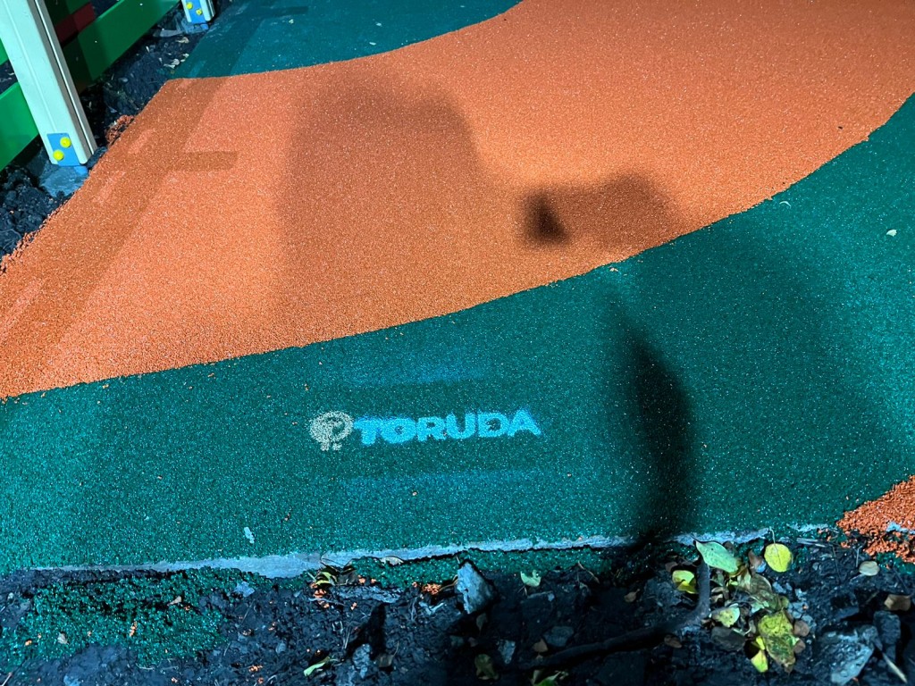 Бесшовное резиновое покрытие TORUDA Eco Sport Standart с укладкой - вид 2